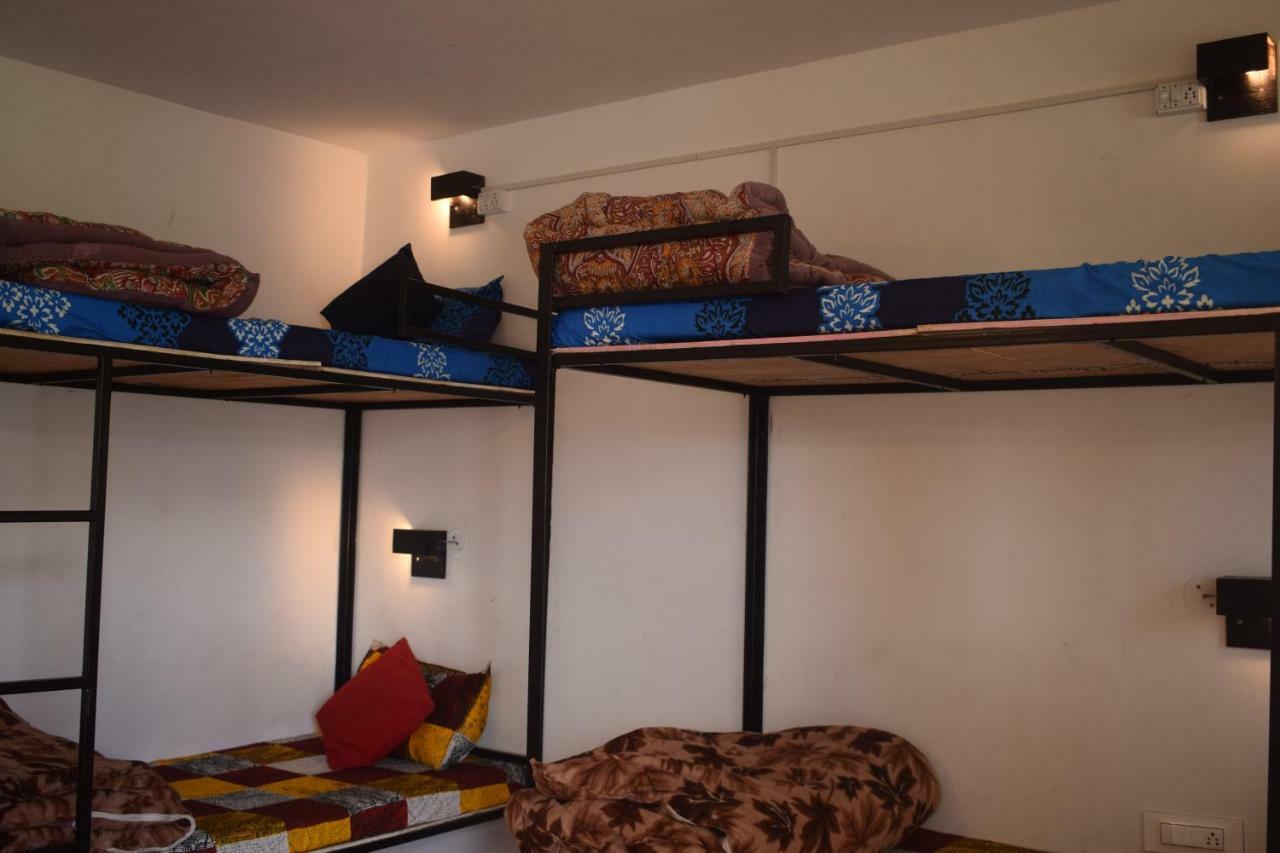 Bros Hostel Manali ภายนอก รูปภาพ